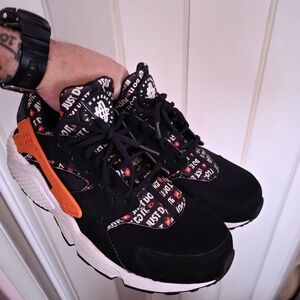 Nike Herachi  Orange Black And White, 10.5 Mens Like New, Worn 5x